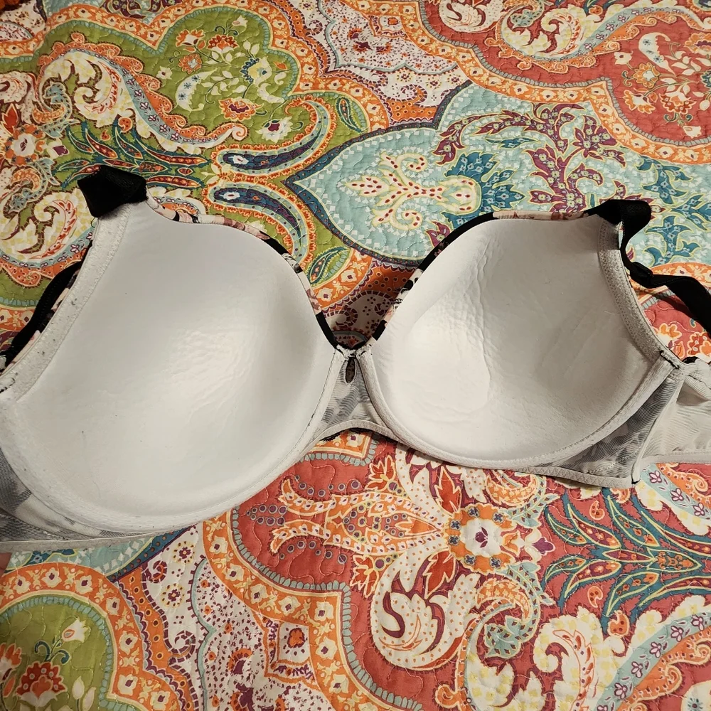 Torrid Skull and Roses Bra | Size 40DD - Picture 8 of 11